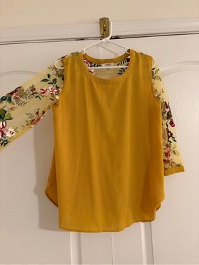 Umgee Mustard Floral Embroidered Sleeve Blouse
